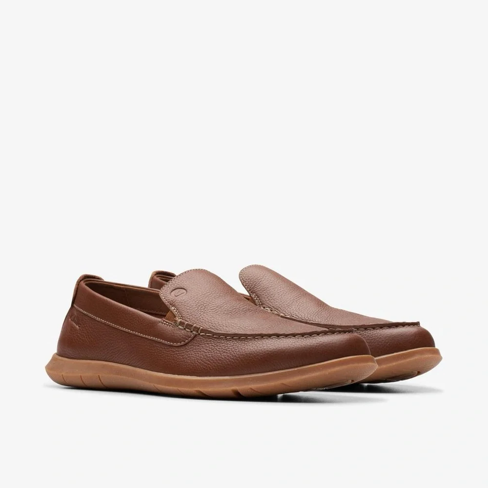Clarks Men's Brown Loafers NWOT see pics and description for blemishes